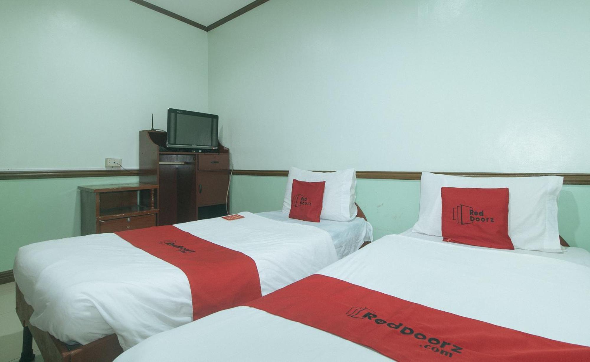 Reddoorz At Maanyag Pension House Mandaue Cebu Stadt Exterior foto