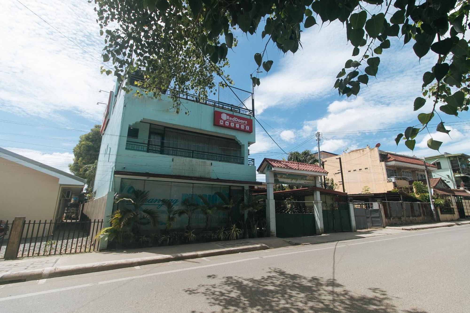 Reddoorz At Maanyag Pension House Mandaue Cebu Stadt Exterior foto